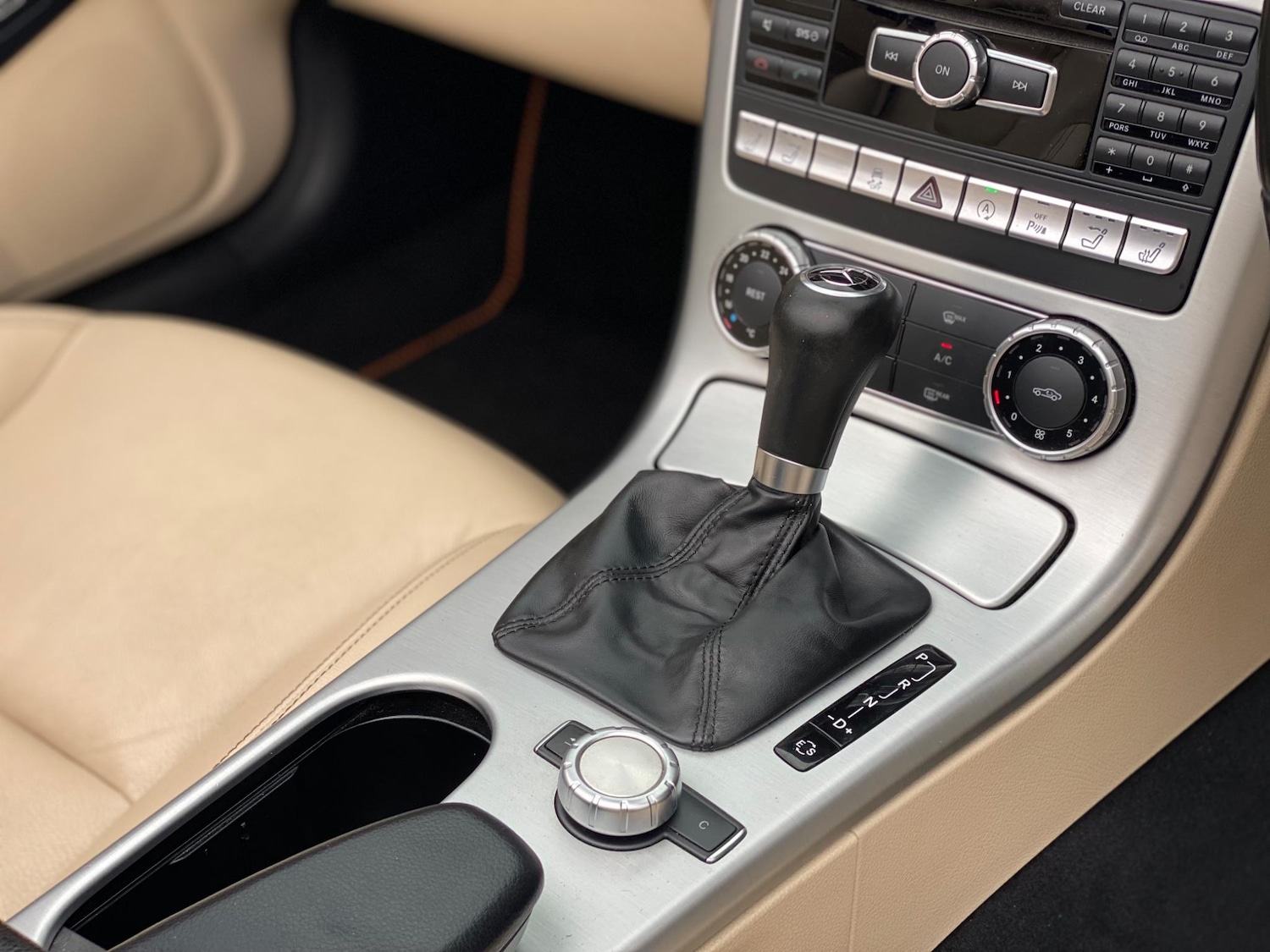 Used Mercedes-Benz SLK 2014 for sale - 76136462: Photo 24