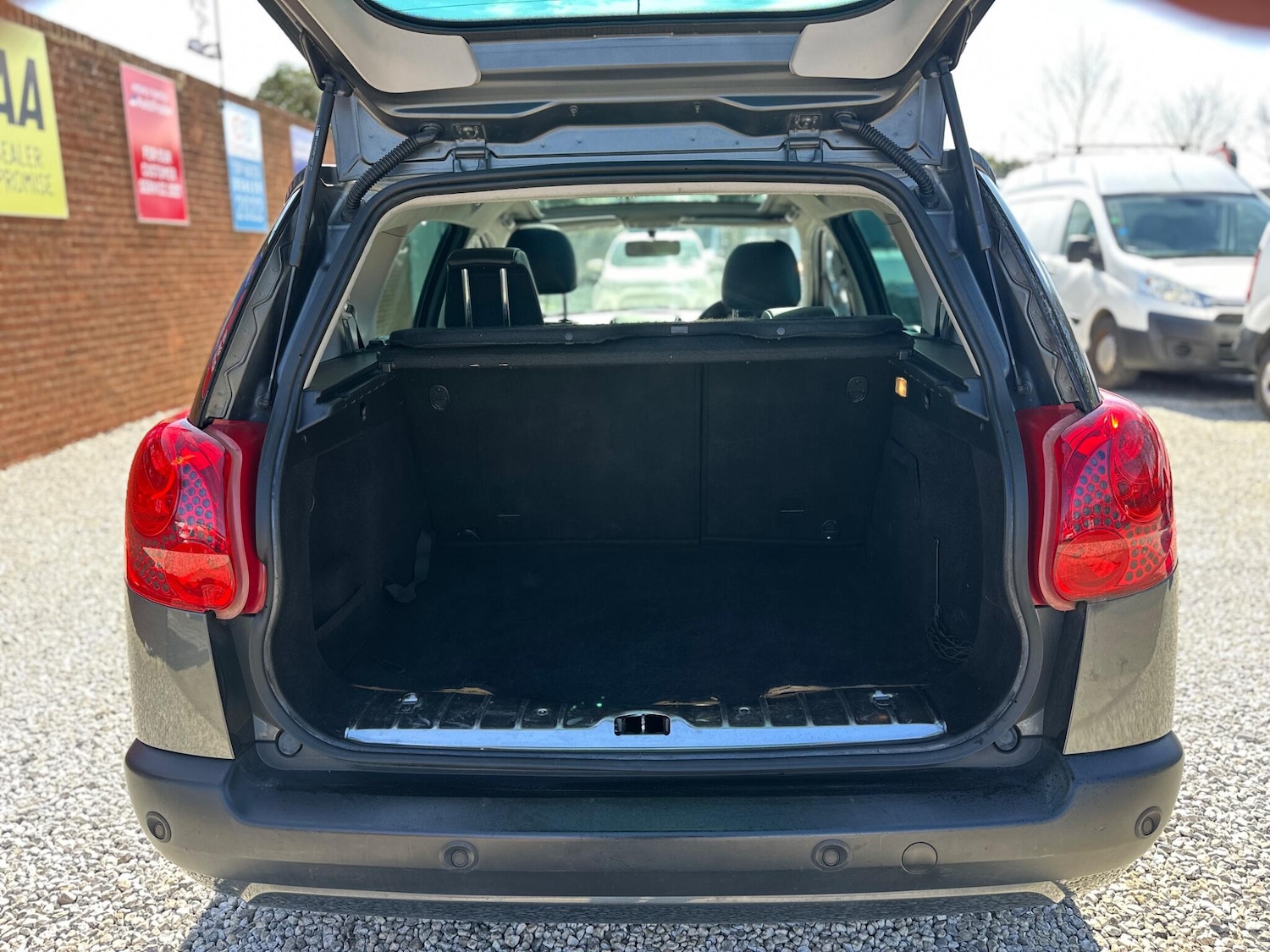 Used Peugeot 207 2011 for sale - 78020402: Photo 10