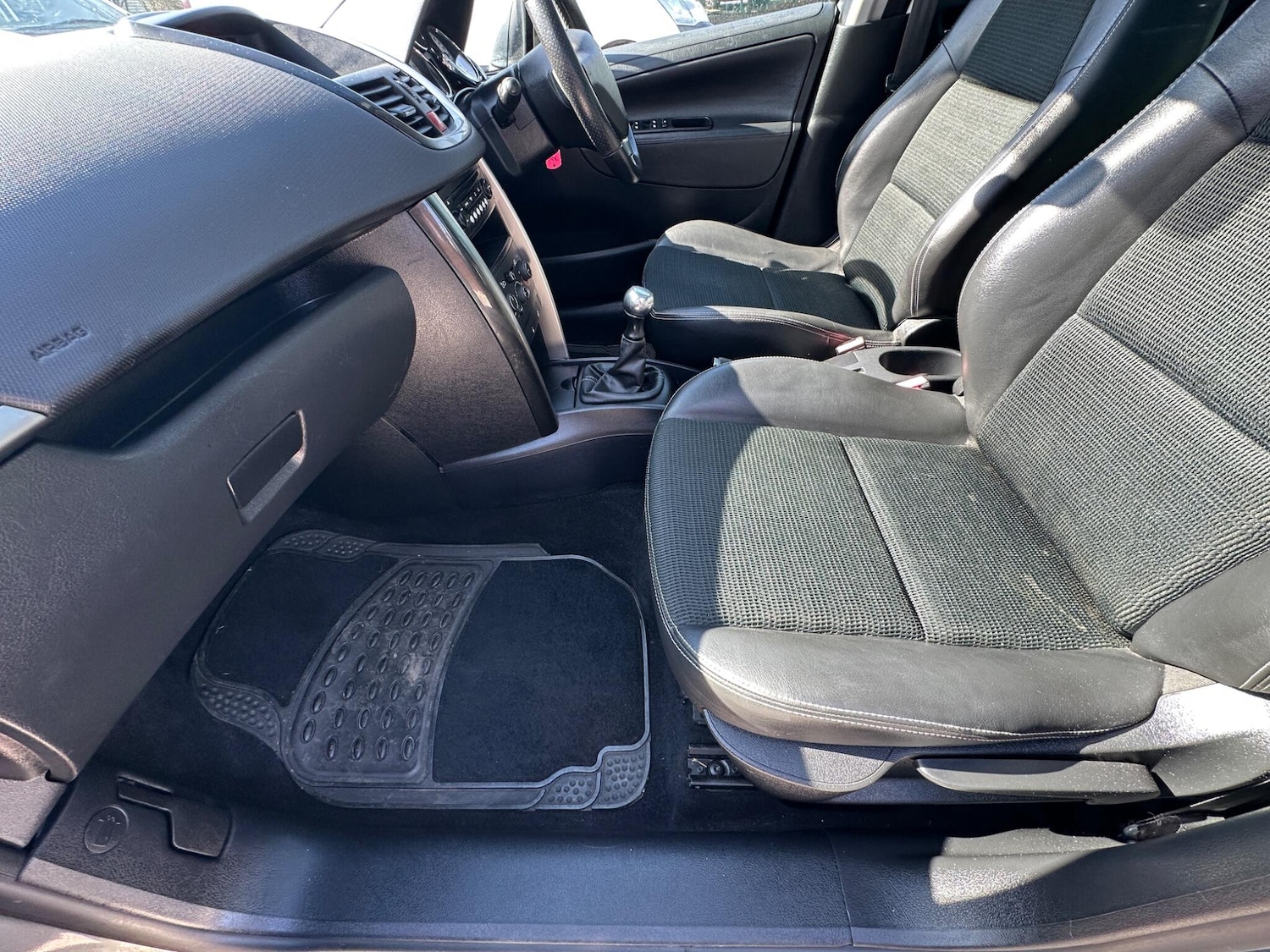 Used Peugeot 207 2011 for sale - 78020402: Photo 41