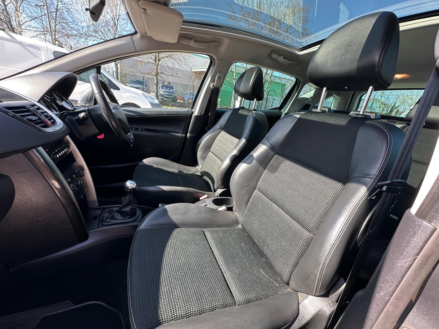 Used Peugeot 207 2011 for sale - 78020402: Photo 42