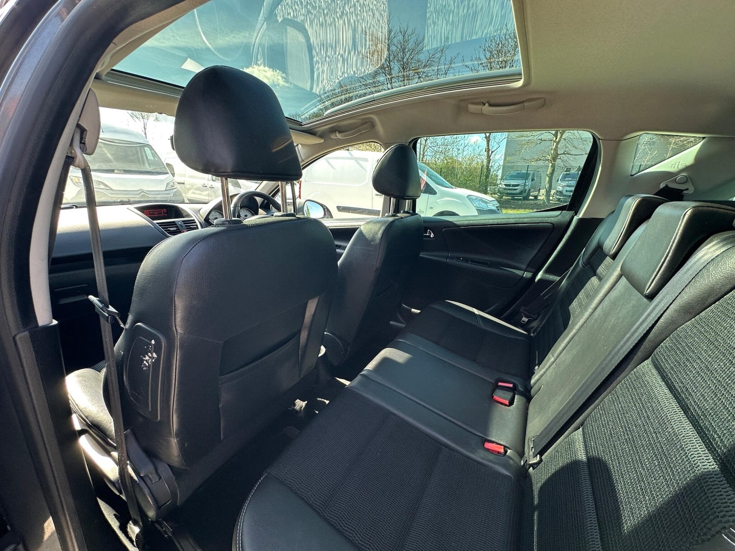 Used Peugeot 207 2011 for sale - 78020402: Photo 7