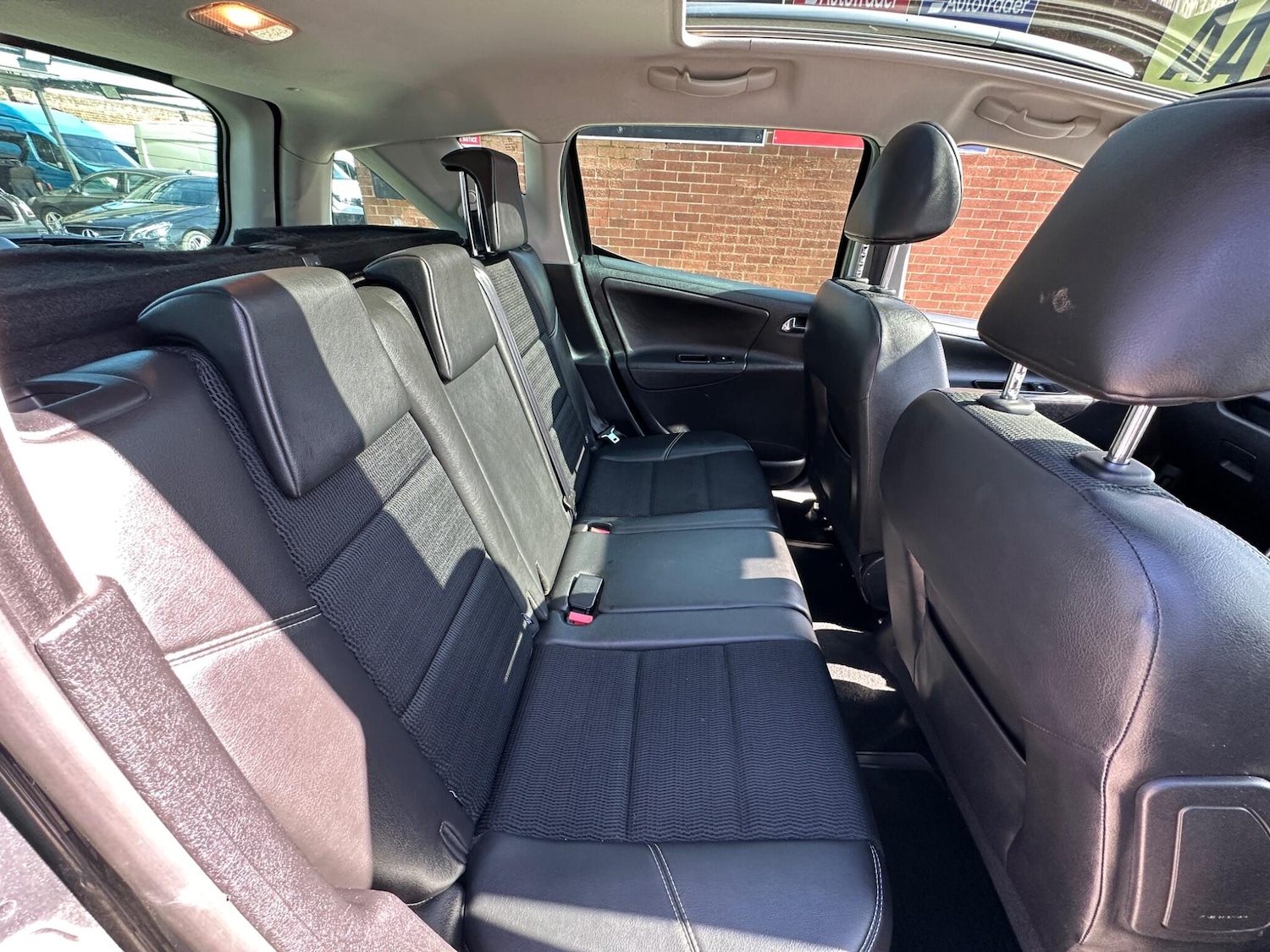 Used Peugeot 207 2011 for sale - 78020402: Photo 8