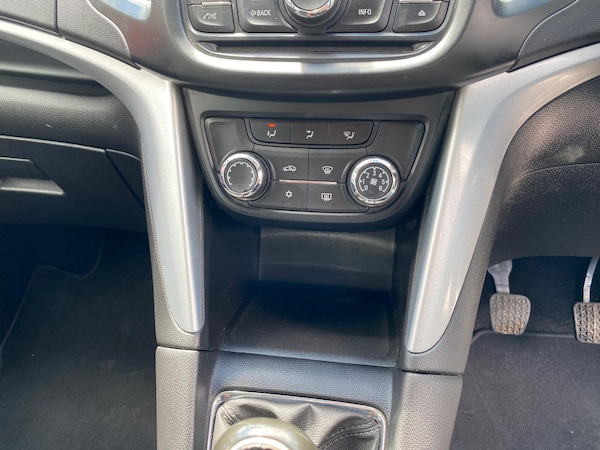 Used Vauxhall Zafira Tourer 2015 for sale - 75478069: Photo 47