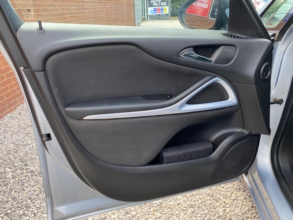 Used Vauxhall Zafira Tourer 2015 for sale - 75478069: Photo 51