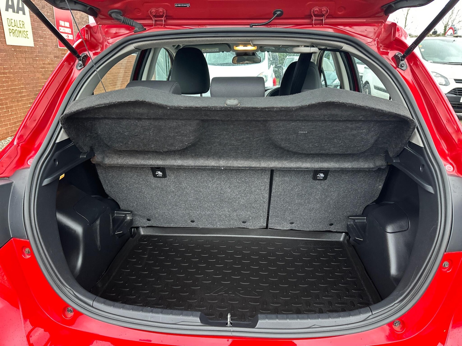 Used Toyota Yaris 2019 for sale - 77074115: Photo 13