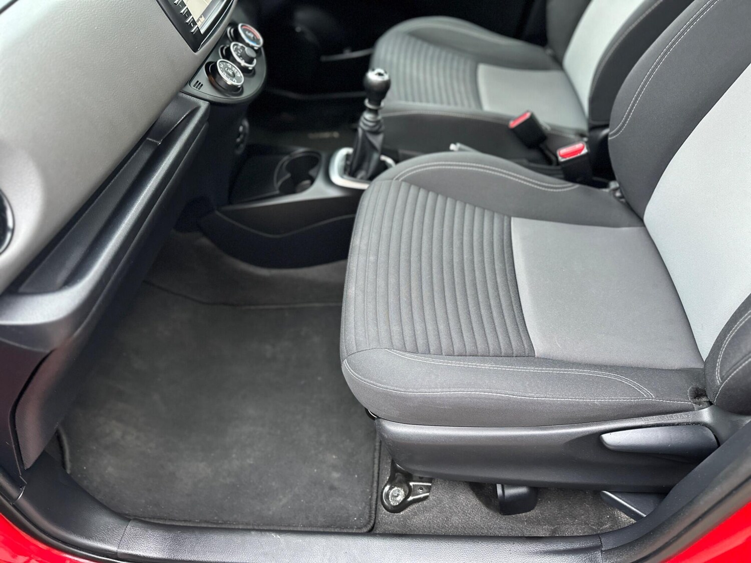 Used Toyota Yaris 2019 for sale - 77074115: Photo 41