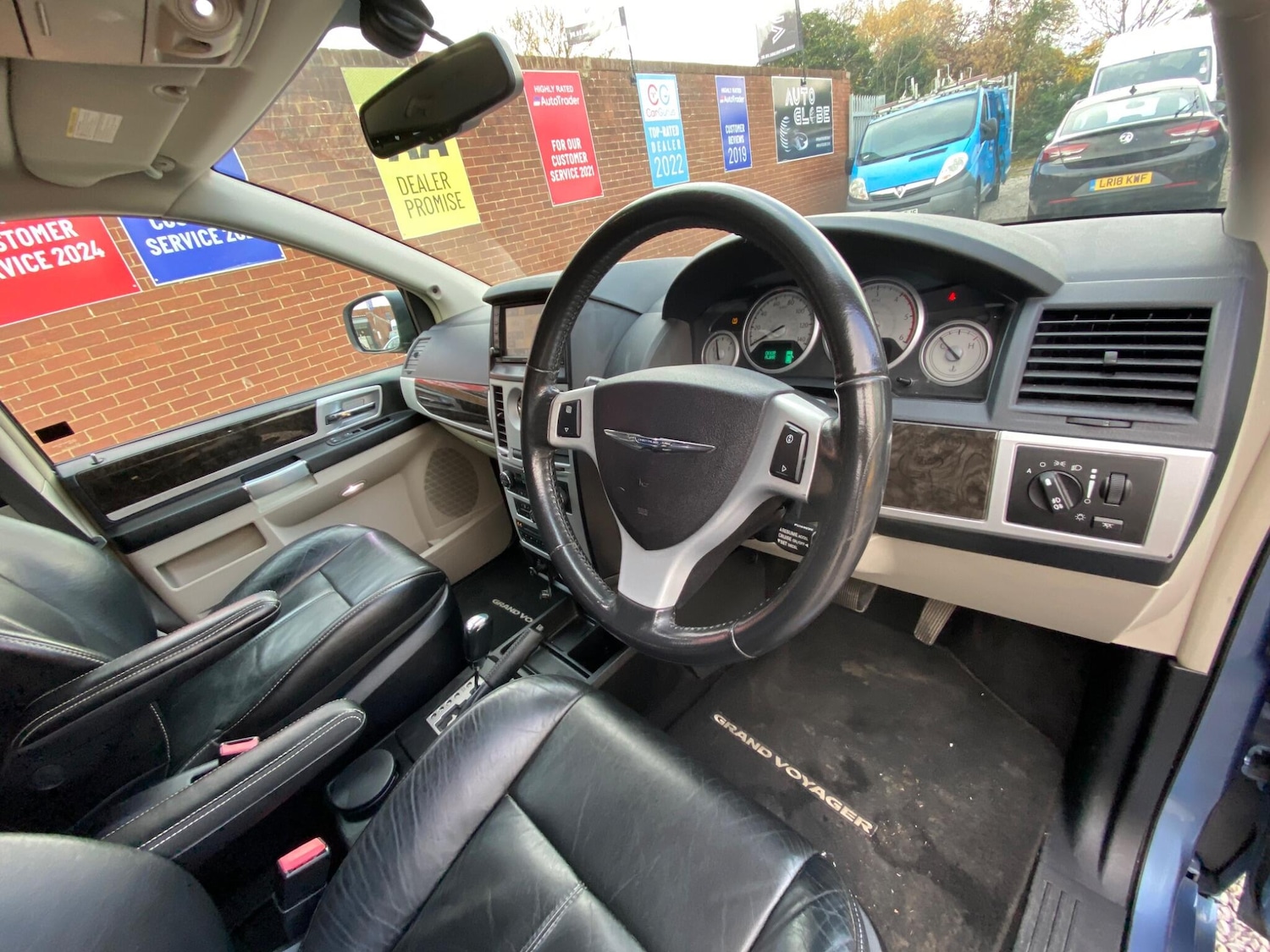 Used Chrysler Grand Voyager 2012 for sale - 76512473: Photo 8