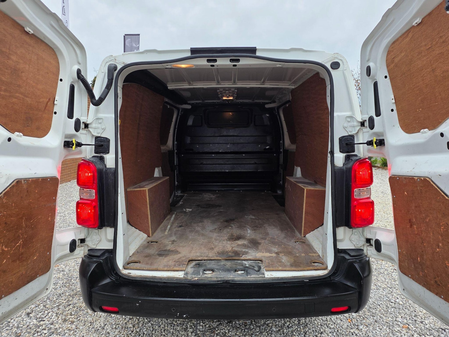 Used Vauxhall Vivaro 2019 for sale - 77345376: Photo 9