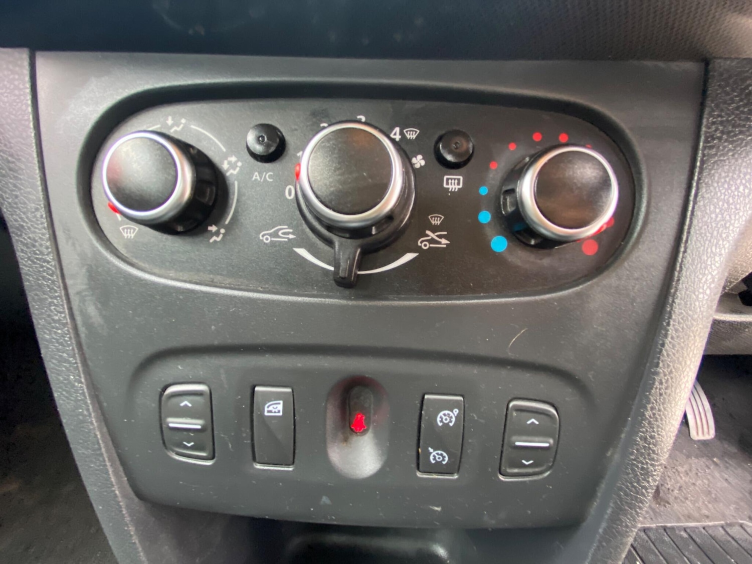 Used Dacia Sandero Stepway for sale - 77684172: Photo 29