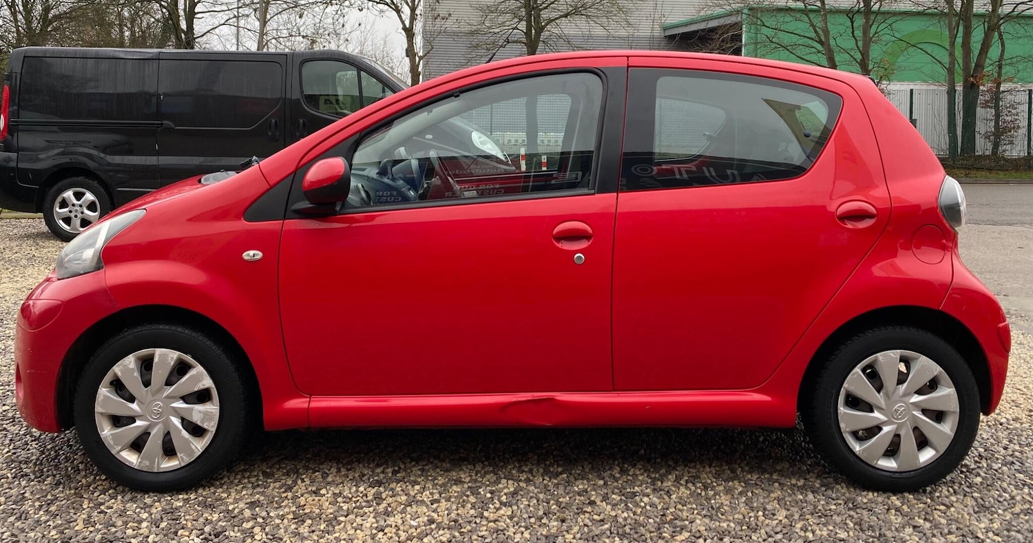 Used Toyota AYGO 2014 for sale - 77977897: Photo 30