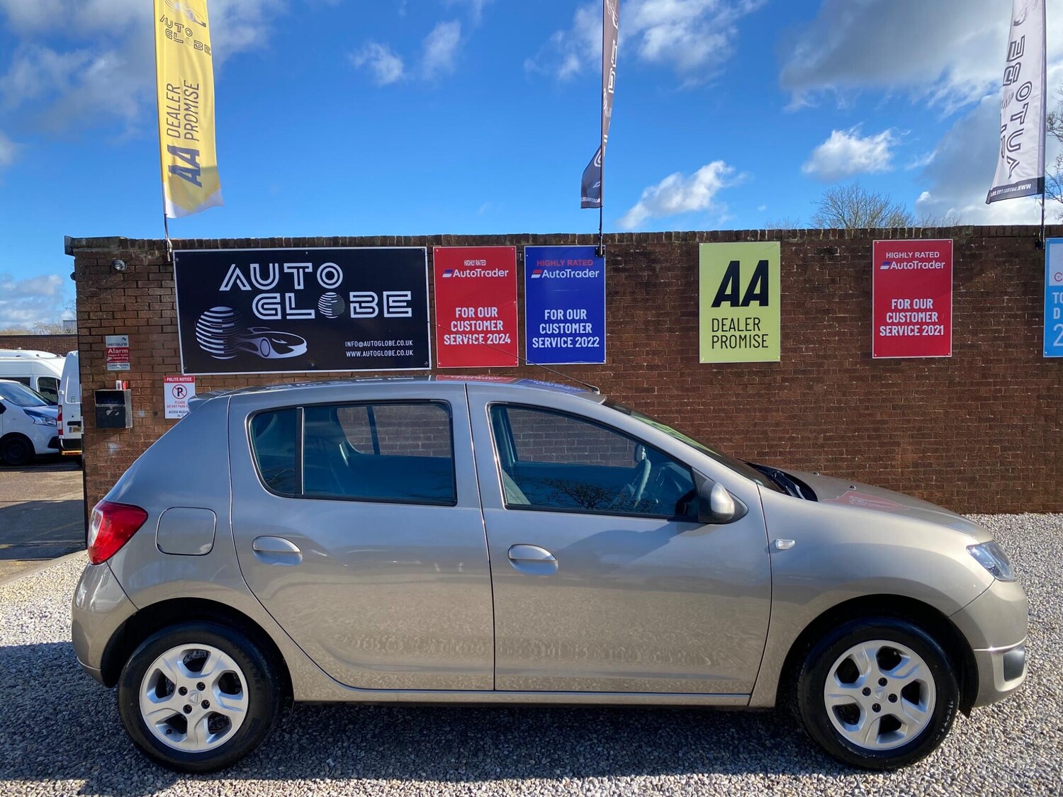 Used Dacia Sandero 2015 for sale - 77549428: Photo 6