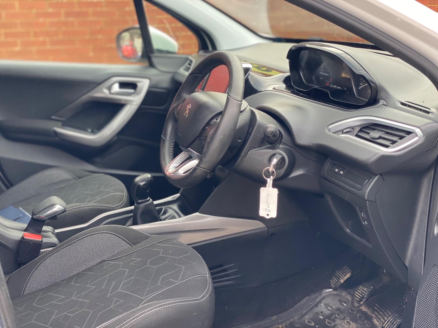 Used Peugeot 2008 2017 for sale - 77753910: Photo 12