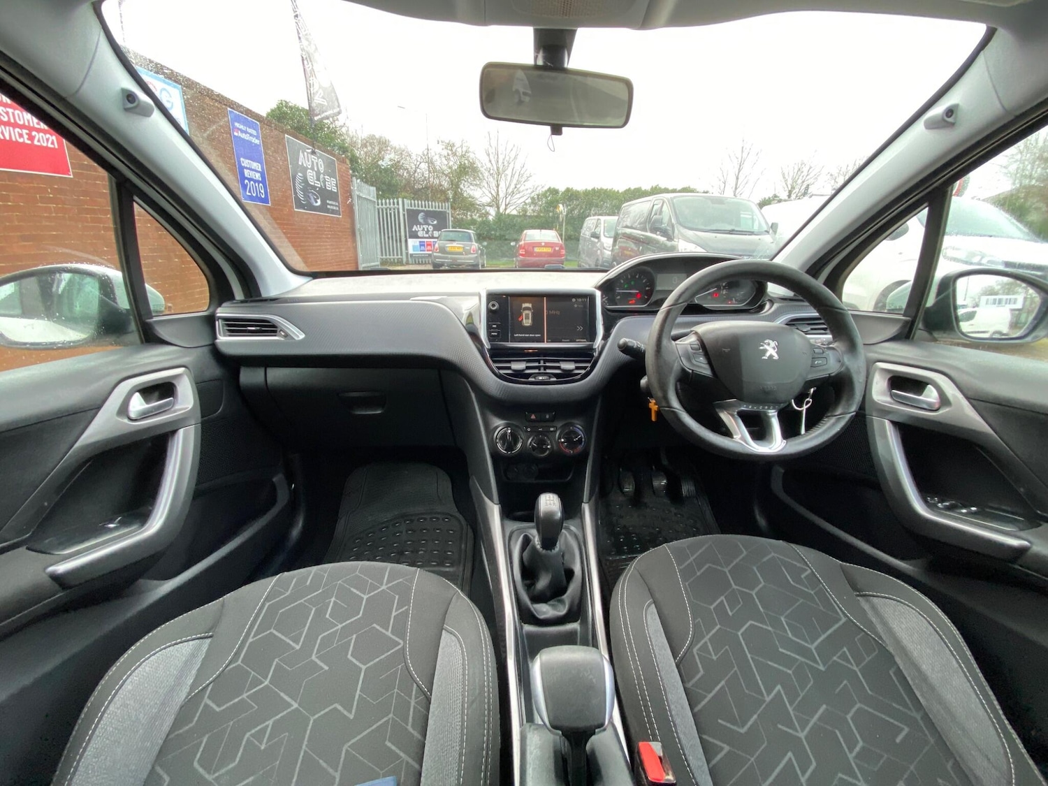 Used Peugeot 2008 2017 for sale - 77753910: Photo 2