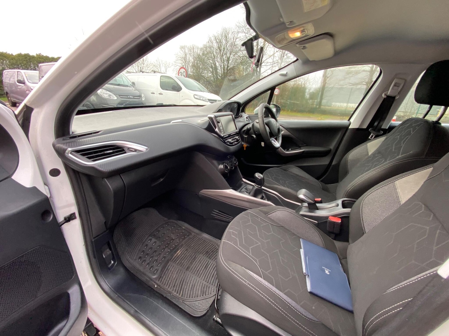 Used Peugeot 2008 2017 for sale - 77753910: Photo 28