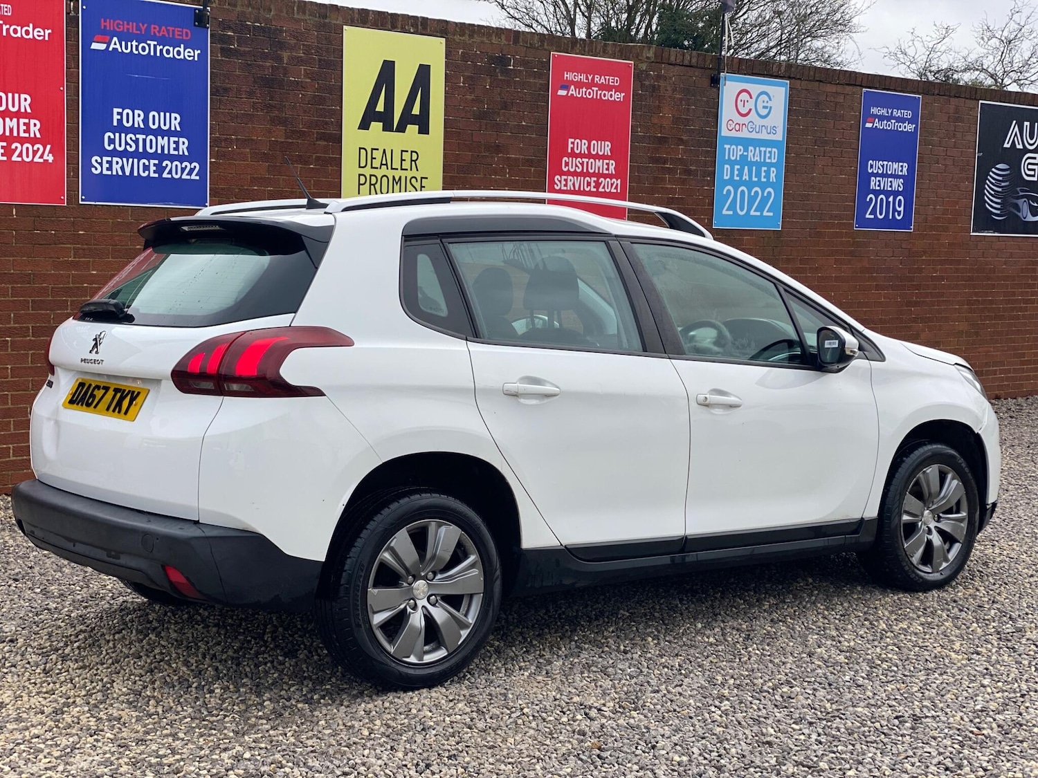 Used Peugeot 2008 2017 for sale - 77753910: Photo 4