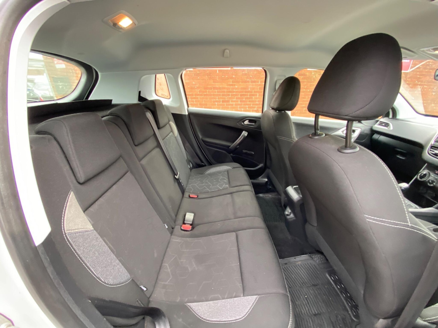 Used Peugeot 2008 2017 for sale - 77753910: Photo 5