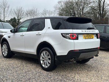 Used Land Rover Discovery Sport 2016 for sale - 77454674: Photo