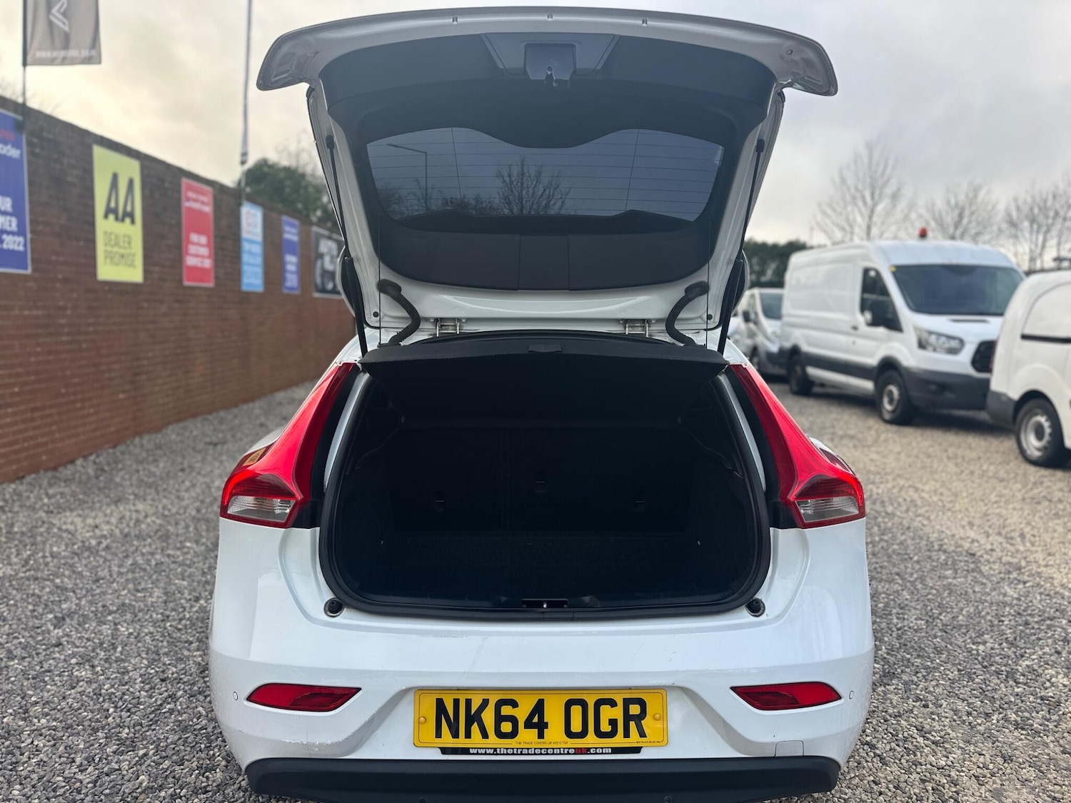 Used Volvo V40 2014 for sale - 77175645: Photo 27