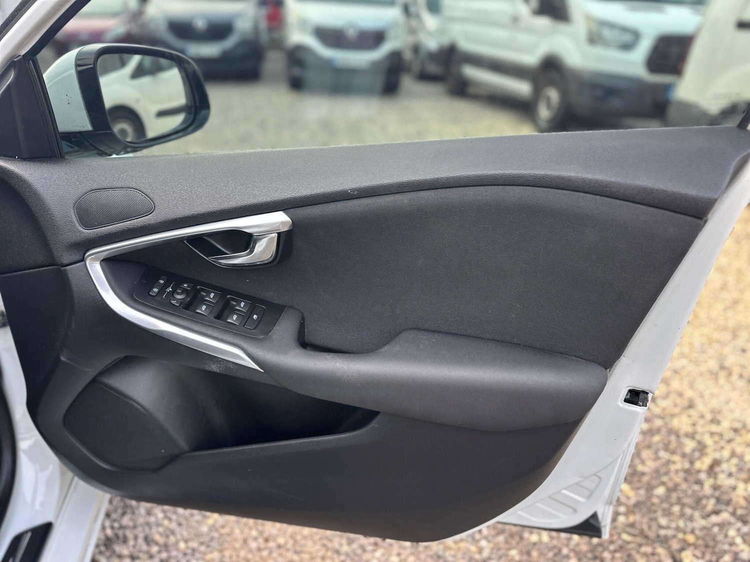 Used Volvo V40 2014 for sale - 77175645: Photo 31