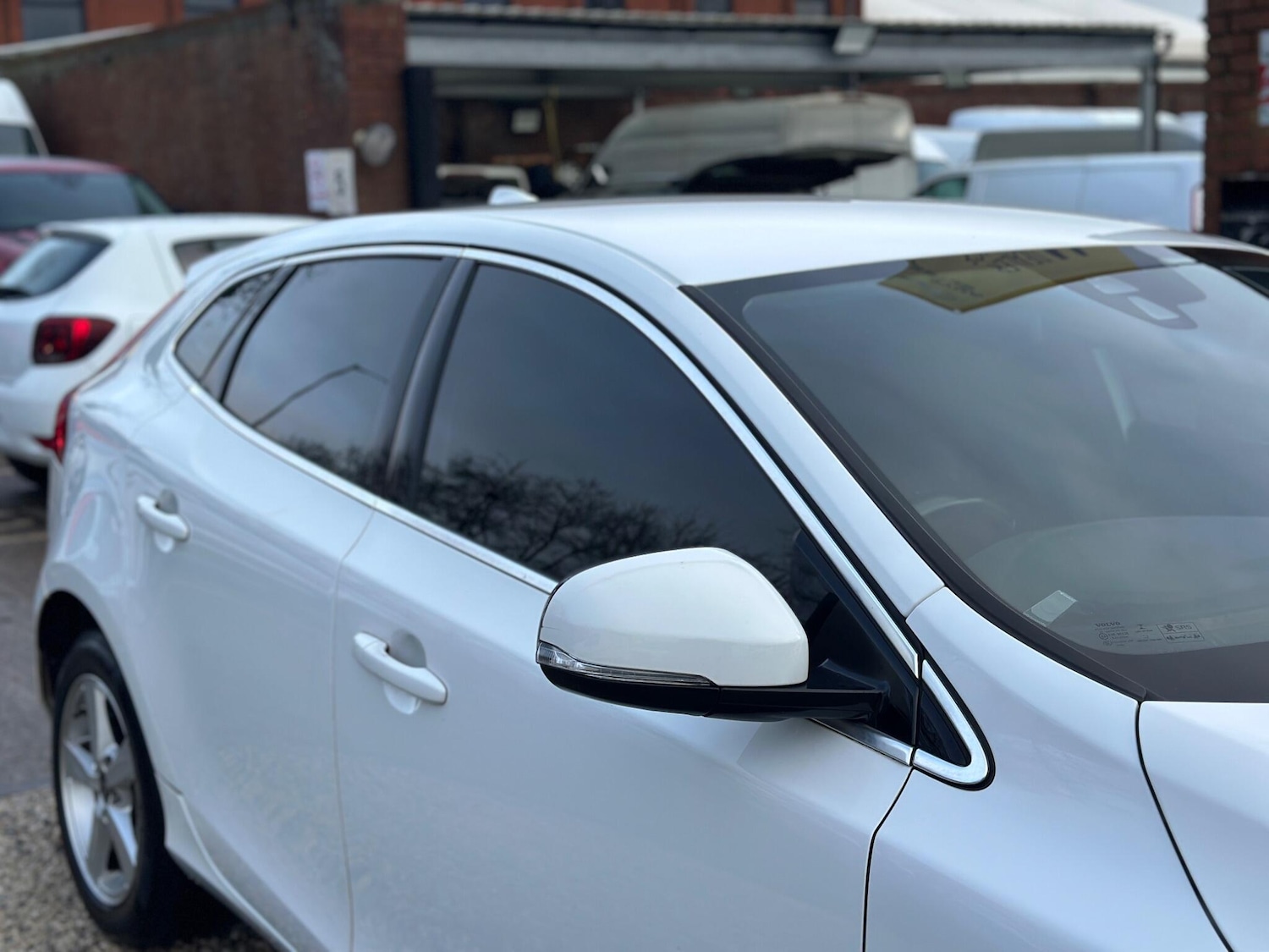 Used Volvo V40 2014 for sale - 77175645: Photo 35