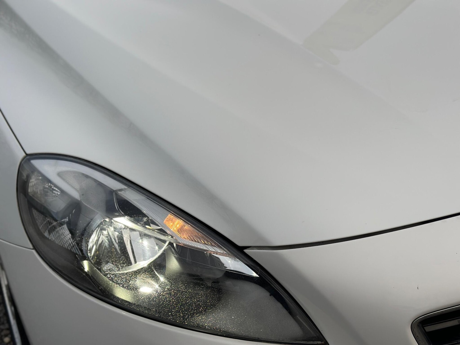 Used Volvo V40 2014 for sale - 77175645: Photo 40