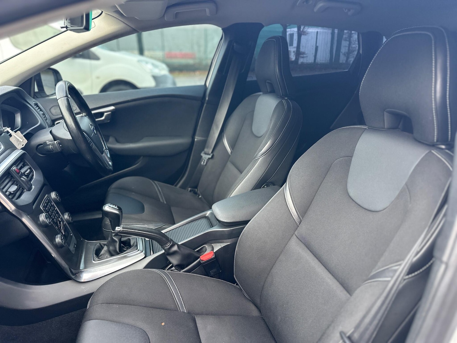 Used Volvo V40 2014 for sale - 77175645: Photo 41