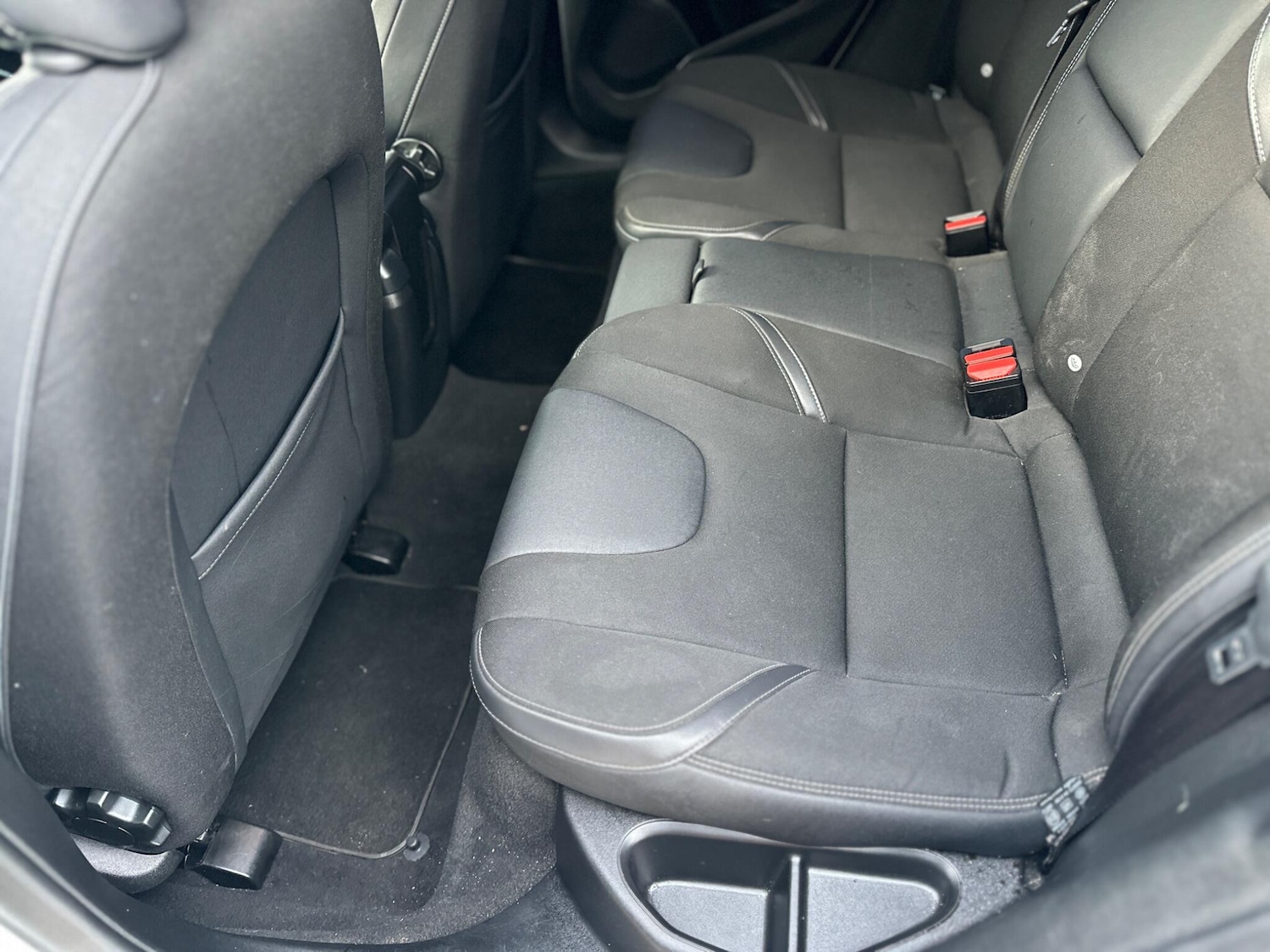 Used Volvo V40 2014 for sale - 77175645: Photo 46