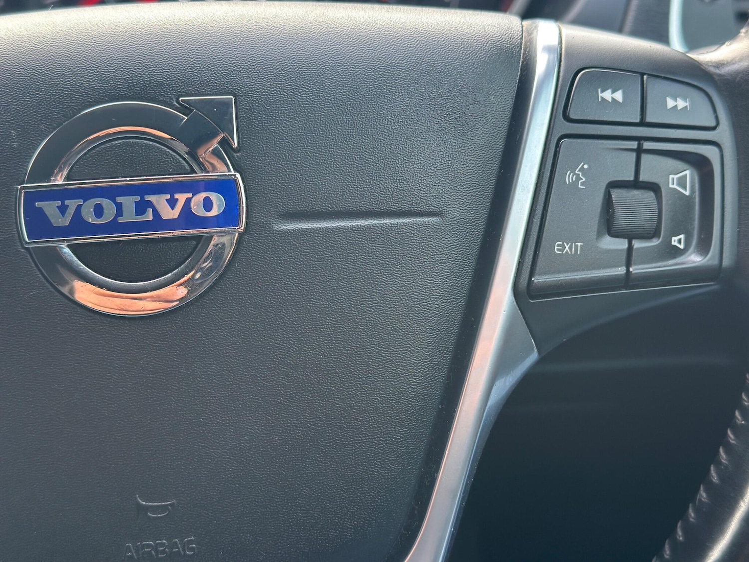 Used Volvo V40 2014 for sale - 77175645: Photo 48