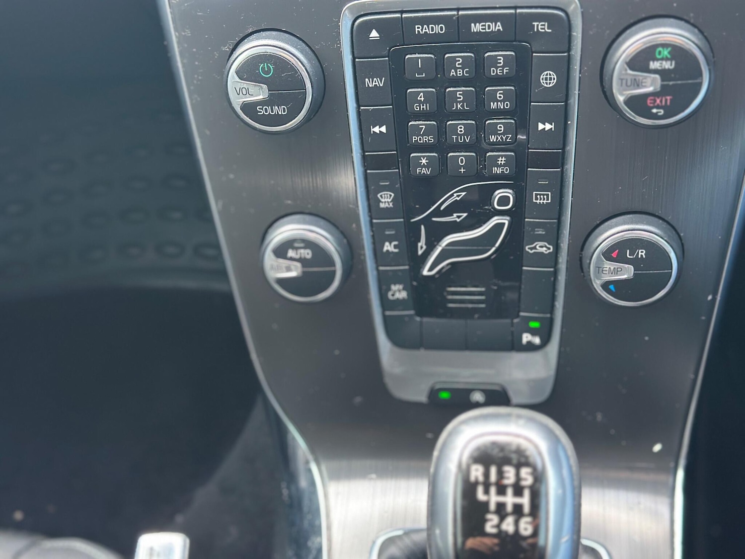 Used Volvo V40 2014 for sale - 77175645: Photo 53