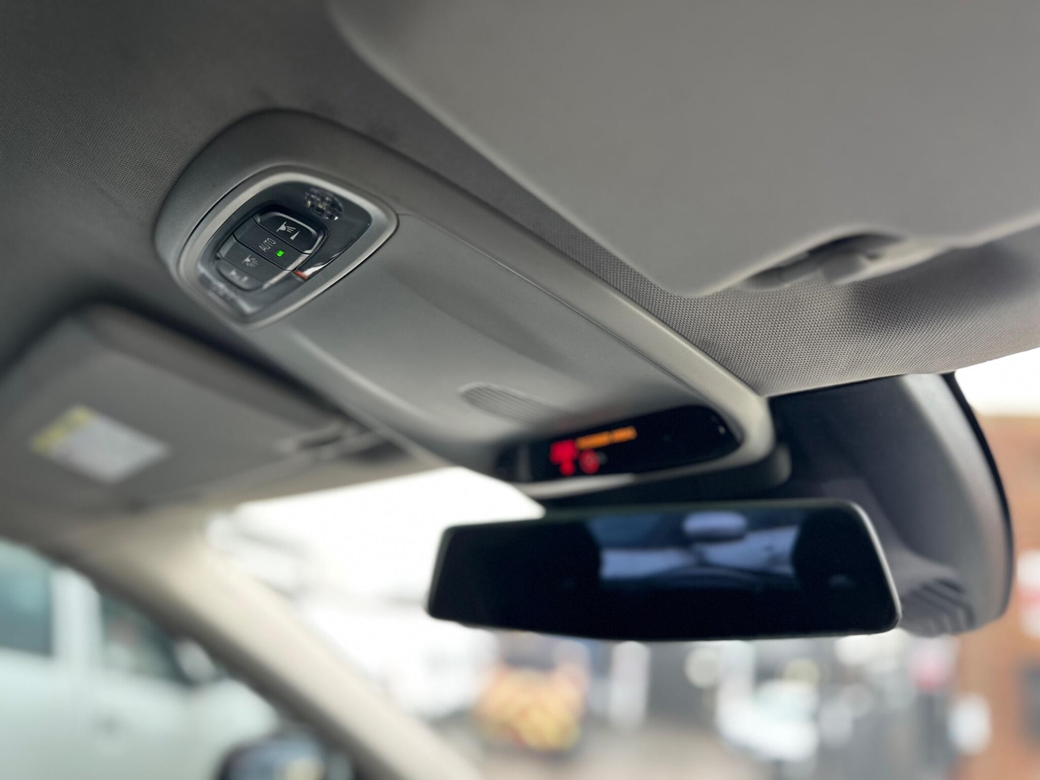 Used Volvo V40 2014 for sale - 77175645: Photo 57