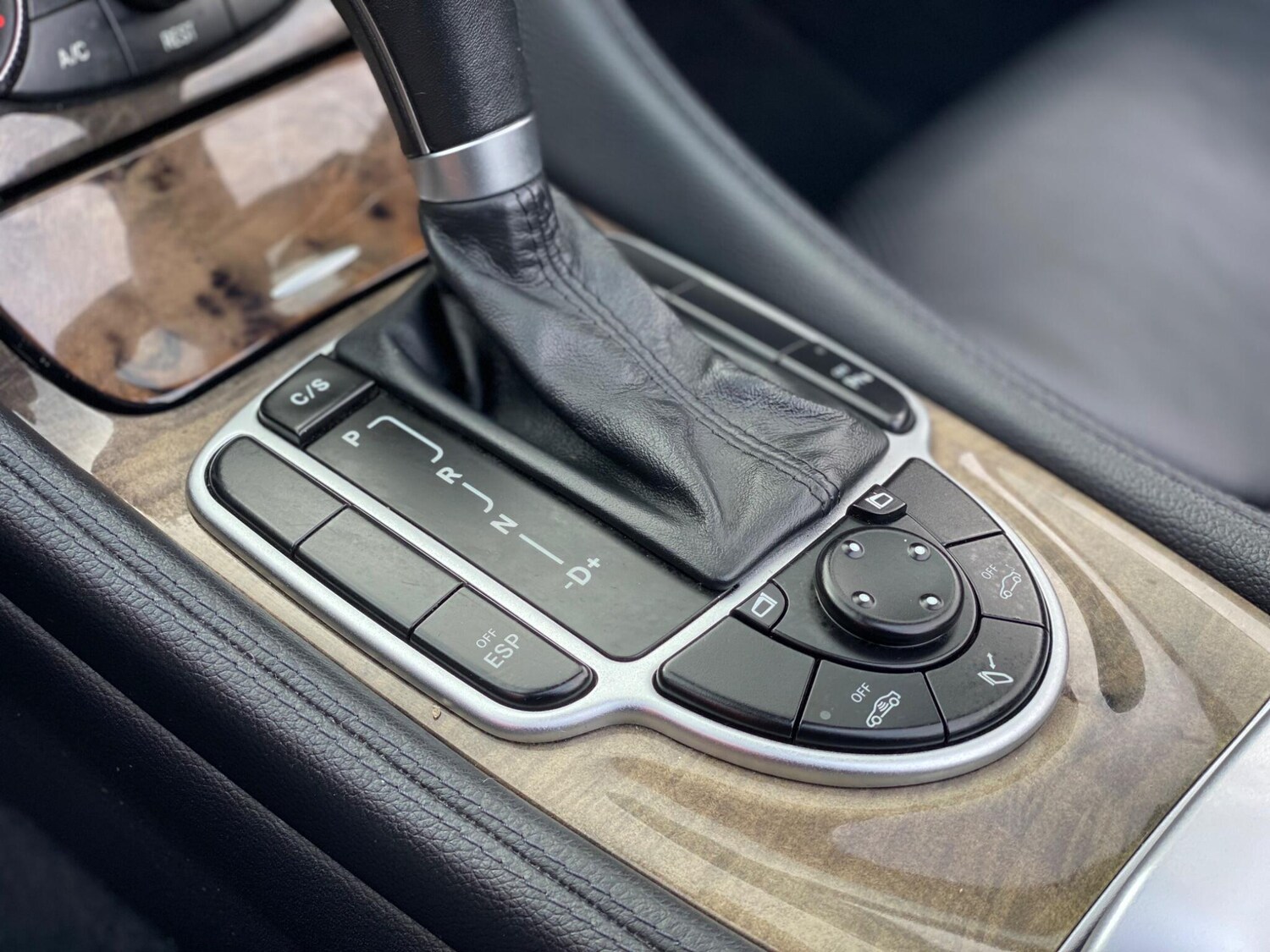 Used Mercedes-Benz SL 2006 for sale - 76433196: Photo 37