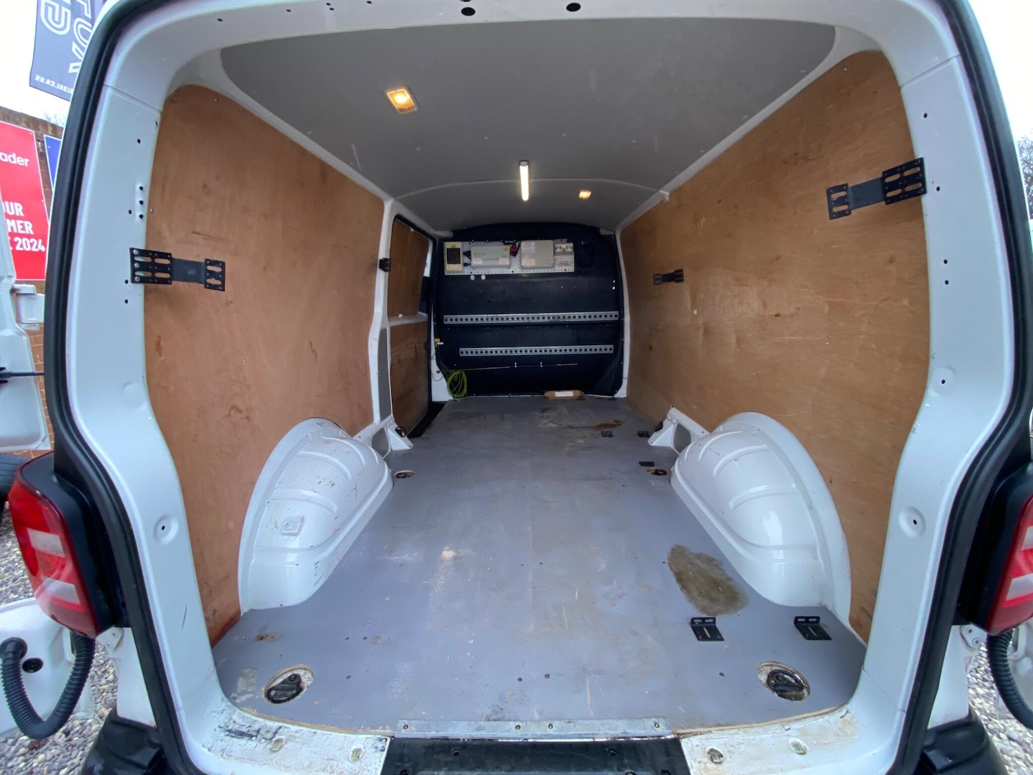 Used Volkswagen Transporter 2017 for sale - 77203175: Photo 15