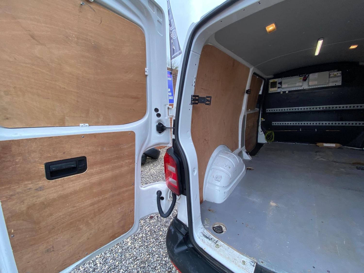 Used Volkswagen Transporter 2017 for sale - 77203175: Photo 23