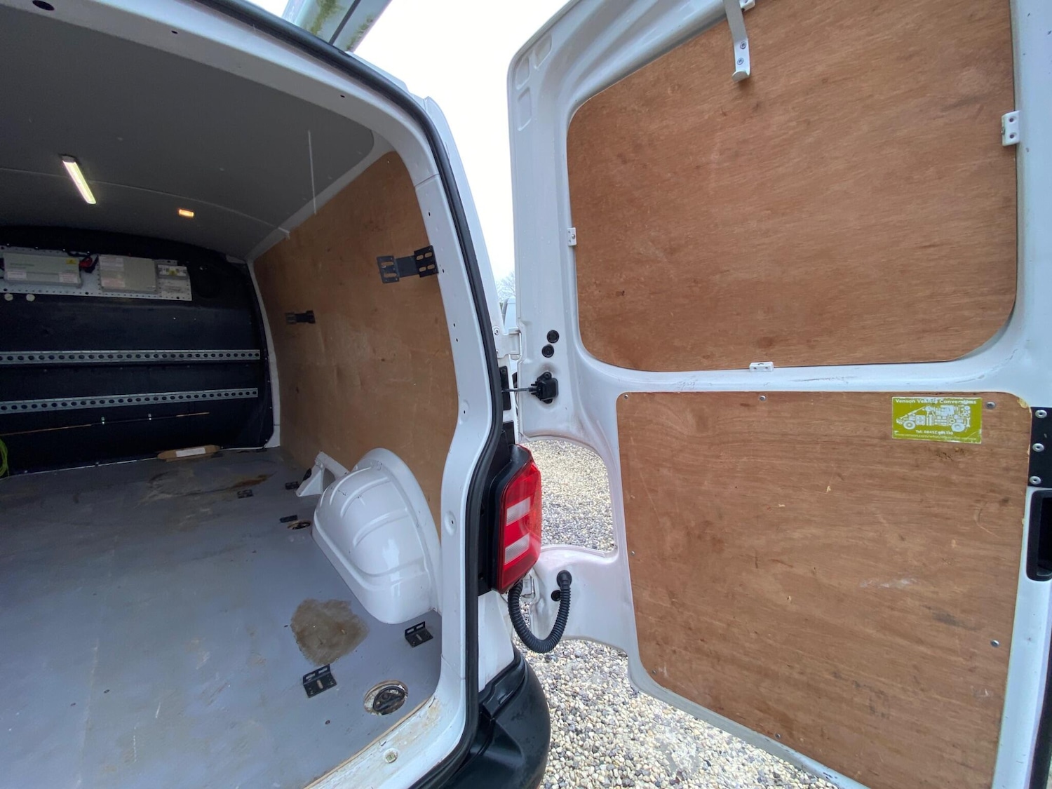 Used Volkswagen Transporter 2017 for sale - 77203175: Photo 24