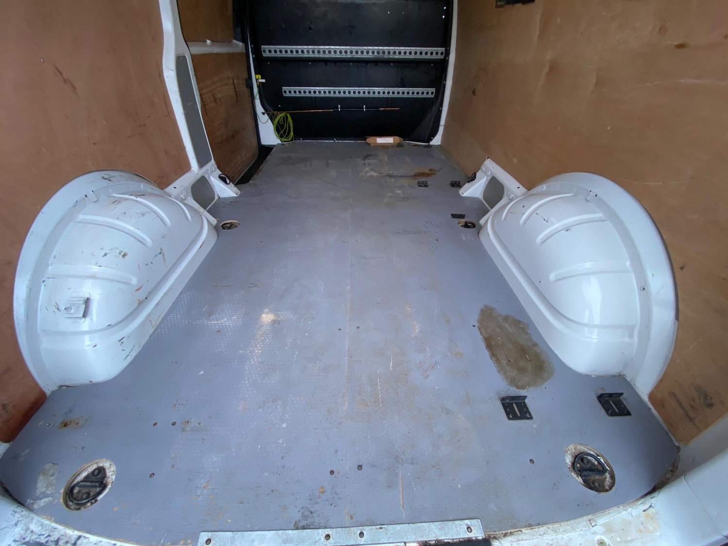 Used Volkswagen Transporter 2017 for sale - 77203175: Photo 32