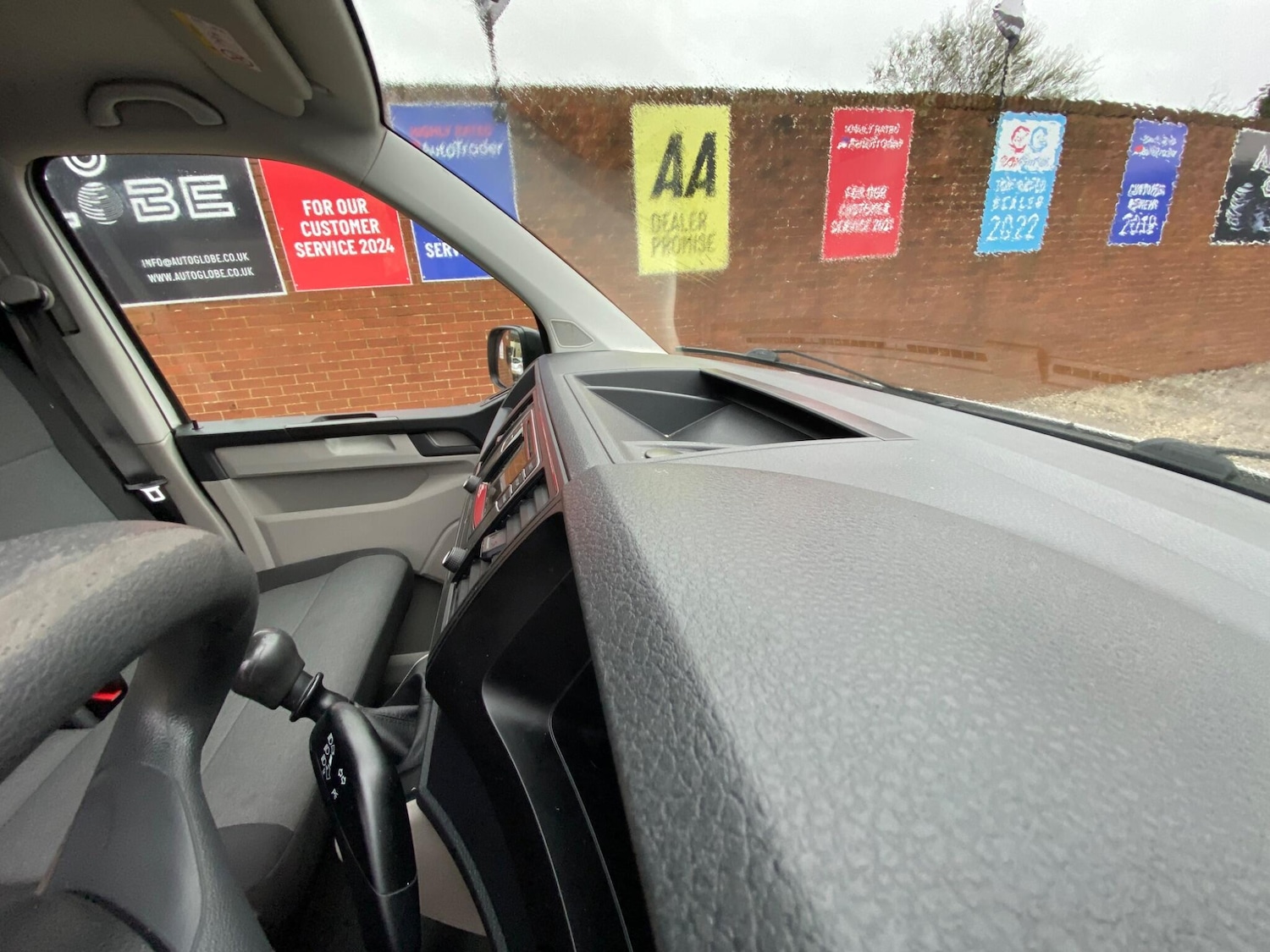 Used Volkswagen Transporter 2017 for sale - 77203175: Photo 50