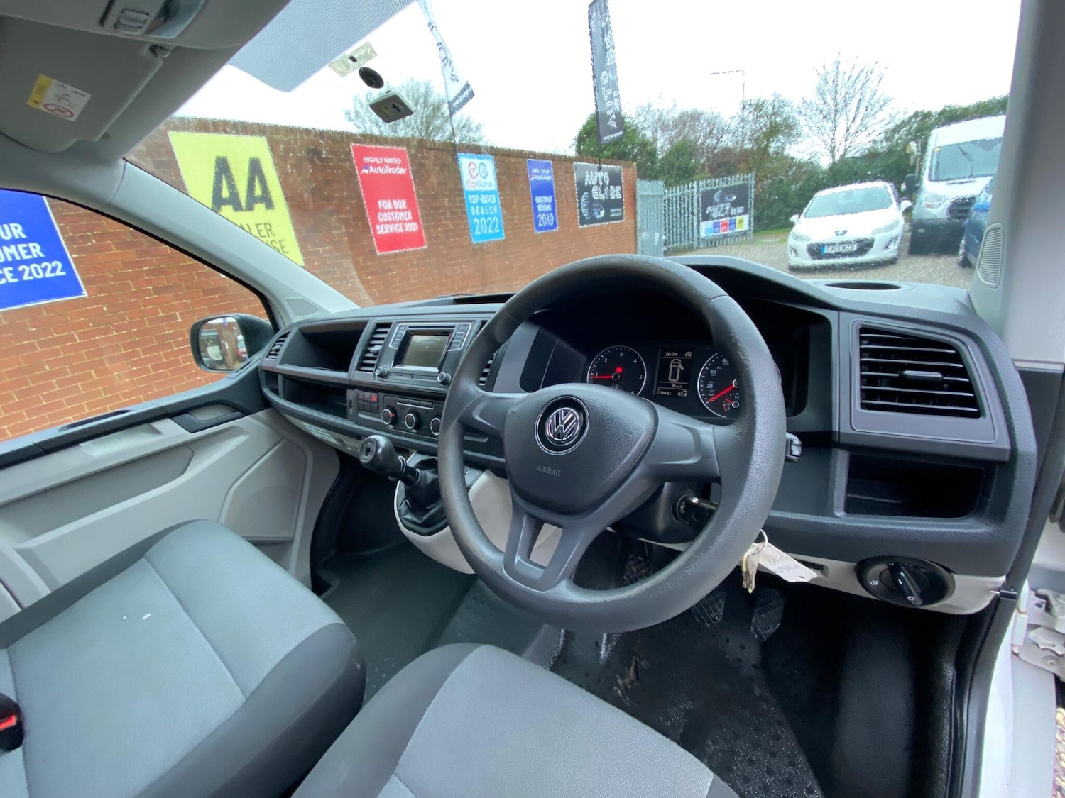 Used Volkswagen Transporter 2017 for sale - 77203175: Photo 8