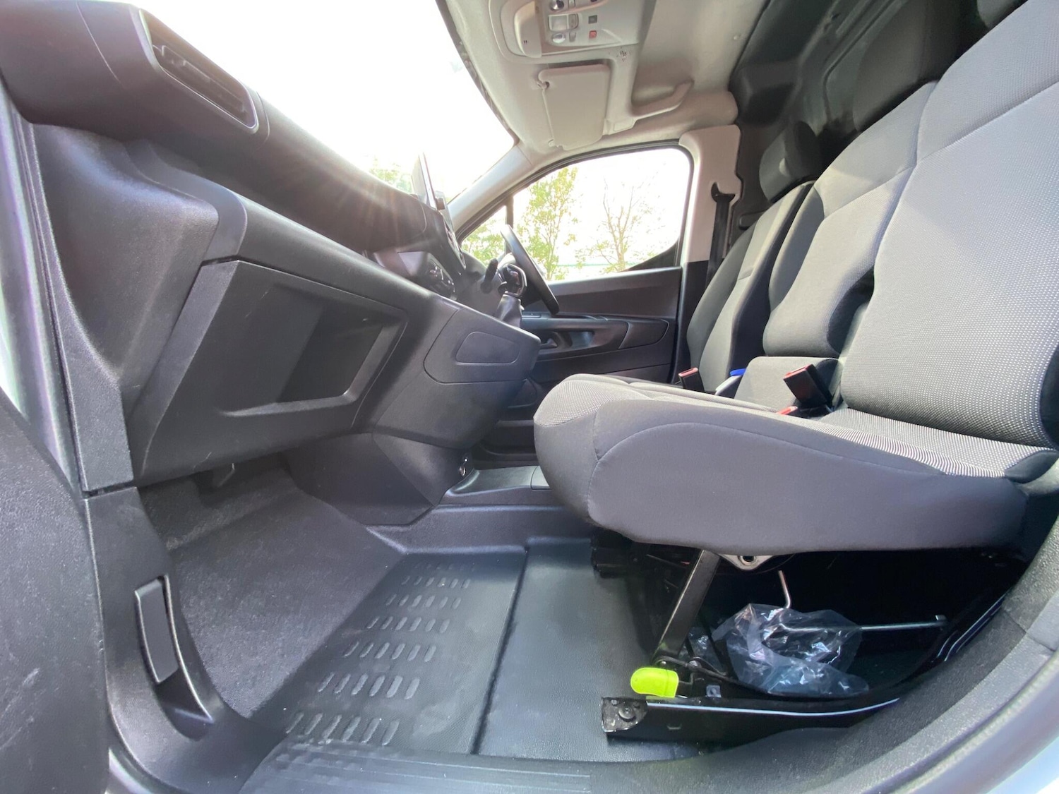 Used Peugeot Partner 2021 for sale - 76988913: Photo 28