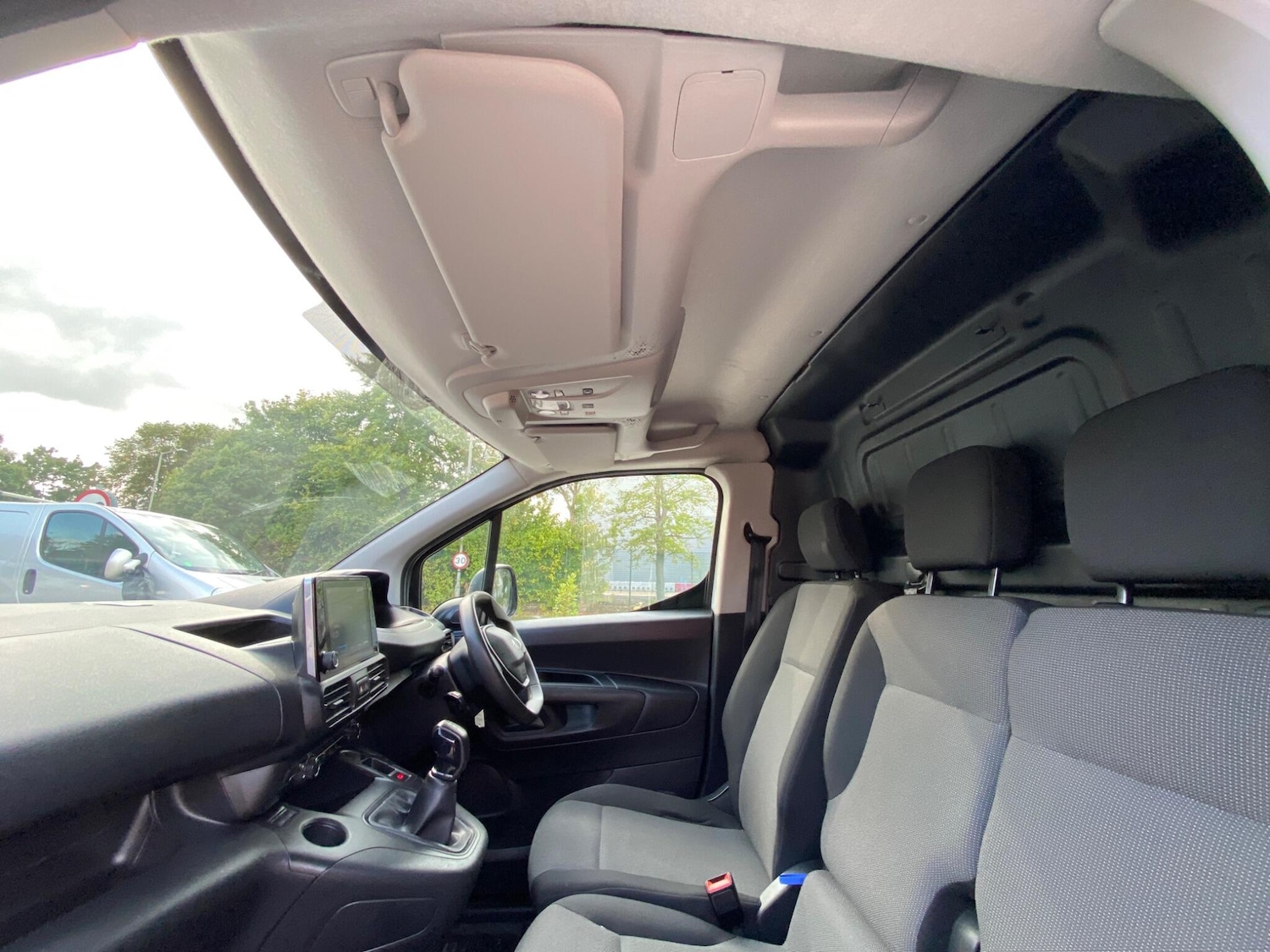 Used Peugeot Partner 2021 for sale - 76988913: Photo 35