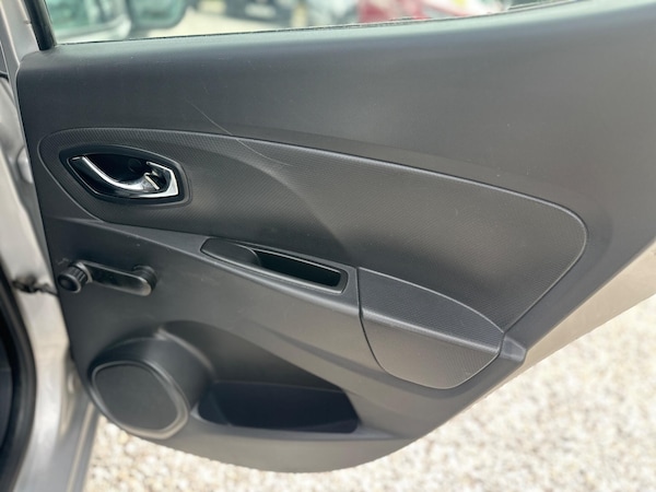 Used Renault Clio 2014 for sale - 75658601: Photo 22