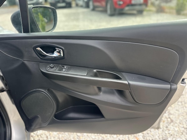 Used Renault Clio 2014 for sale - 75658601: Photo 26