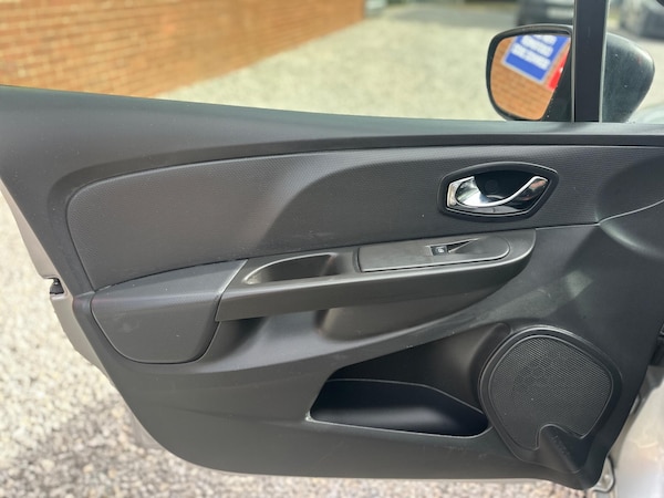 Used Renault Clio 2014 for sale - 75658601: Photo 33