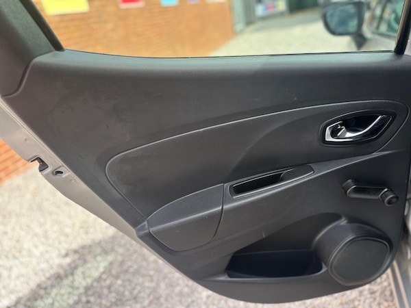 Used Renault Clio 2014 for sale - 75658601: Photo 39