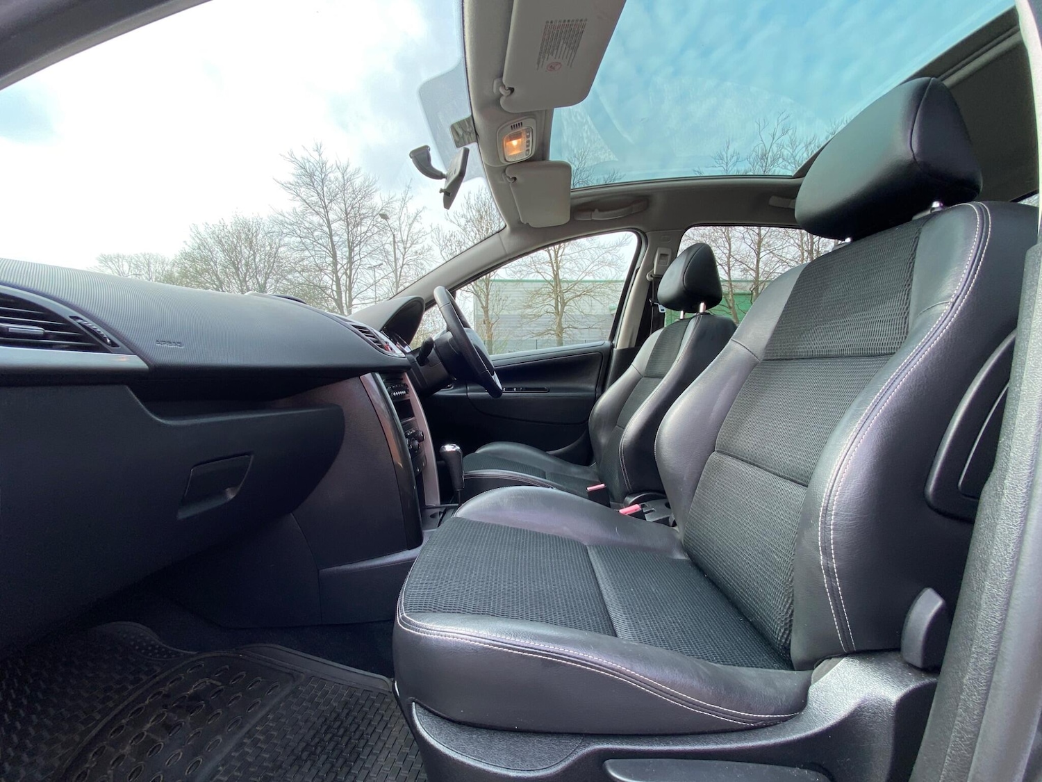 Used Peugeot 207 for sale - 77992891: Photo 24