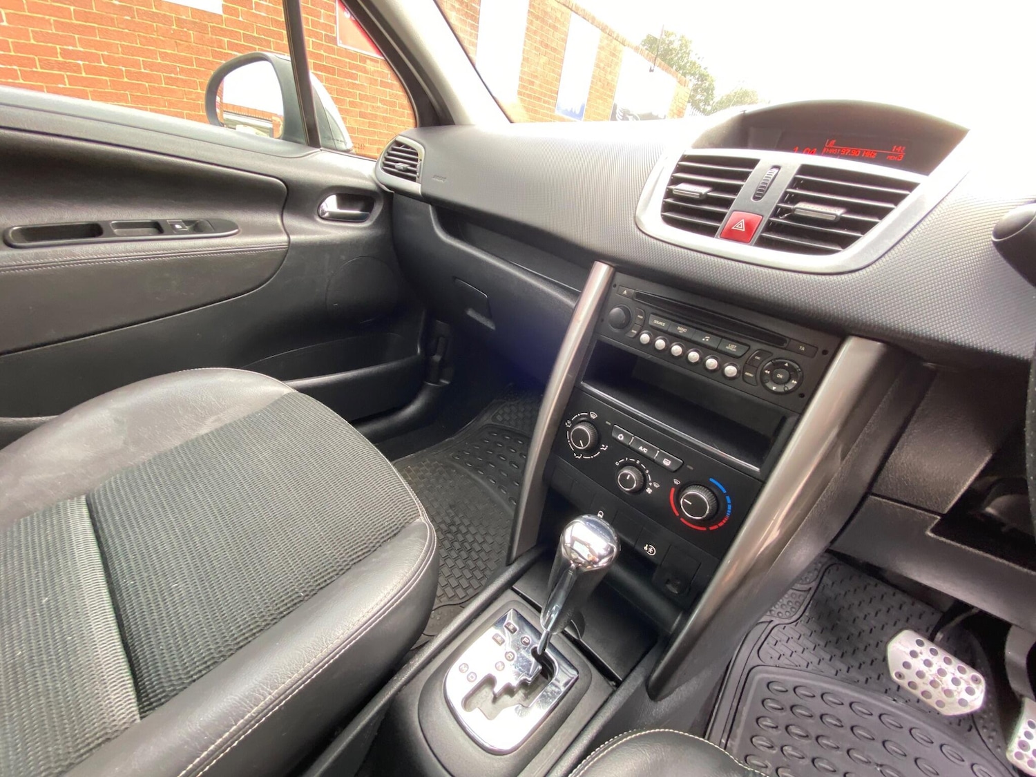 Used Peugeot 207 for sale - 77992891: Photo 26