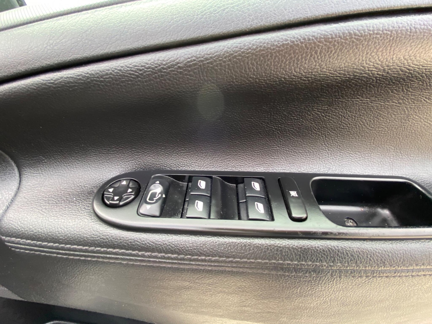 Used Peugeot 207 for sale - 77992891: Photo 35