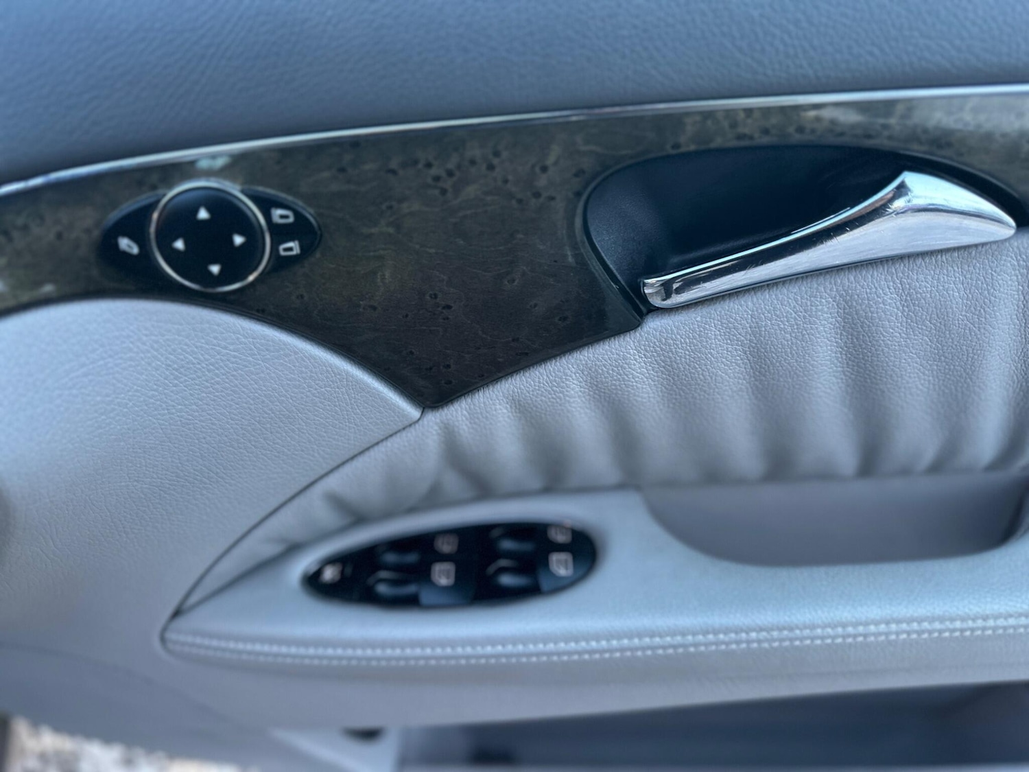 Used Mercedes-Benz E Class for sale - 77266867: Photo 32