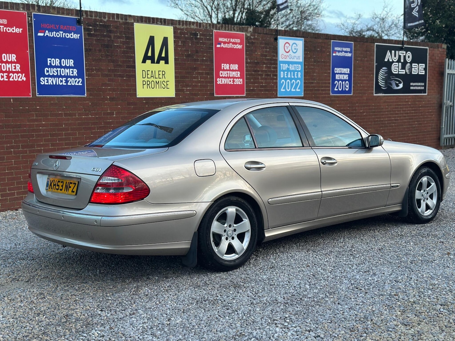 Used Mercedes-Benz E Class for sale - 77266867: Photo 4