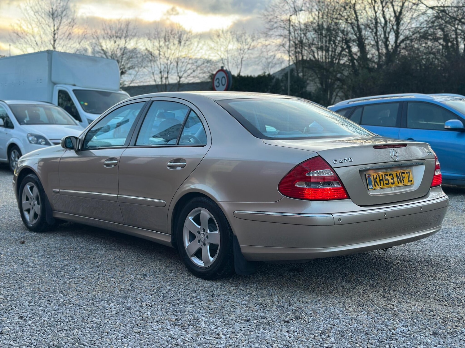 Used Mercedes-Benz E Class for sale - 77266867: Photo 5