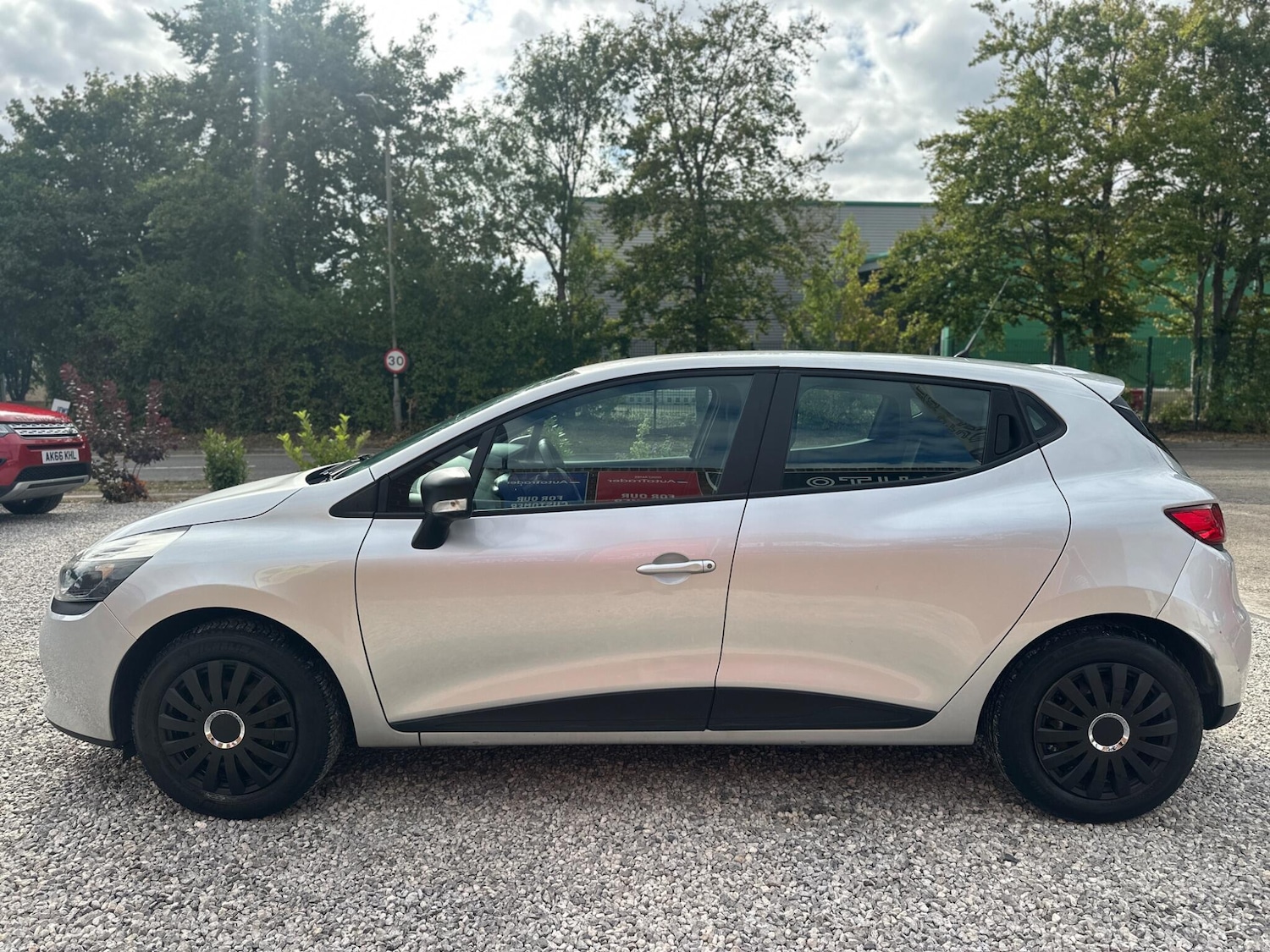 Used Renault Clio 2014 for sale - 76989131: Photo 13